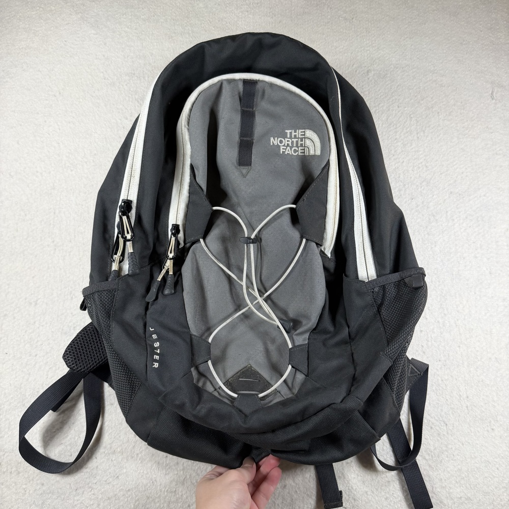 The North Face Jester Backpack Unisex Gray Size OS FlexVent Laptop Hiking Bag